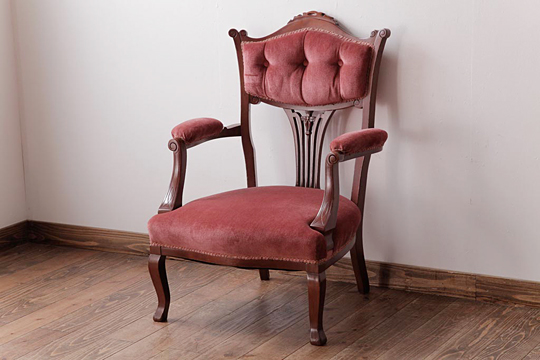 イギリスアンティークチェアとは？歴史の流れと椅子の様式別デザイン